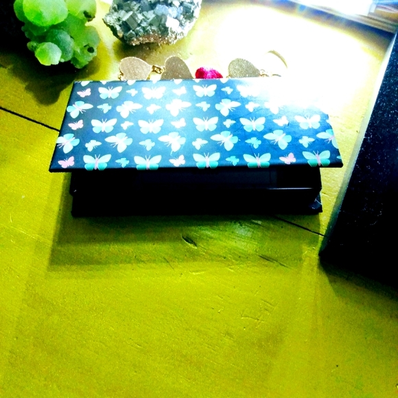 !!NEW RELEASE!! HOT COMMODITY LASHES by HotCommodityBoutique - Picture 2 of 5